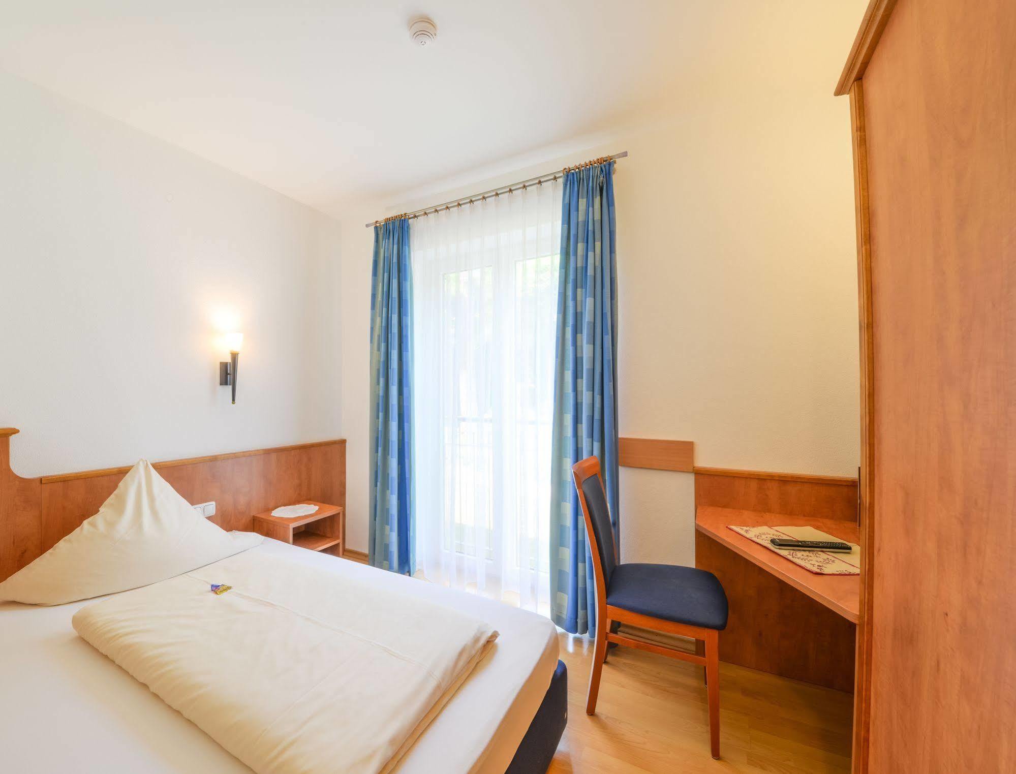 Hotel Waldhof Hohenkammer Екстер'єр фото