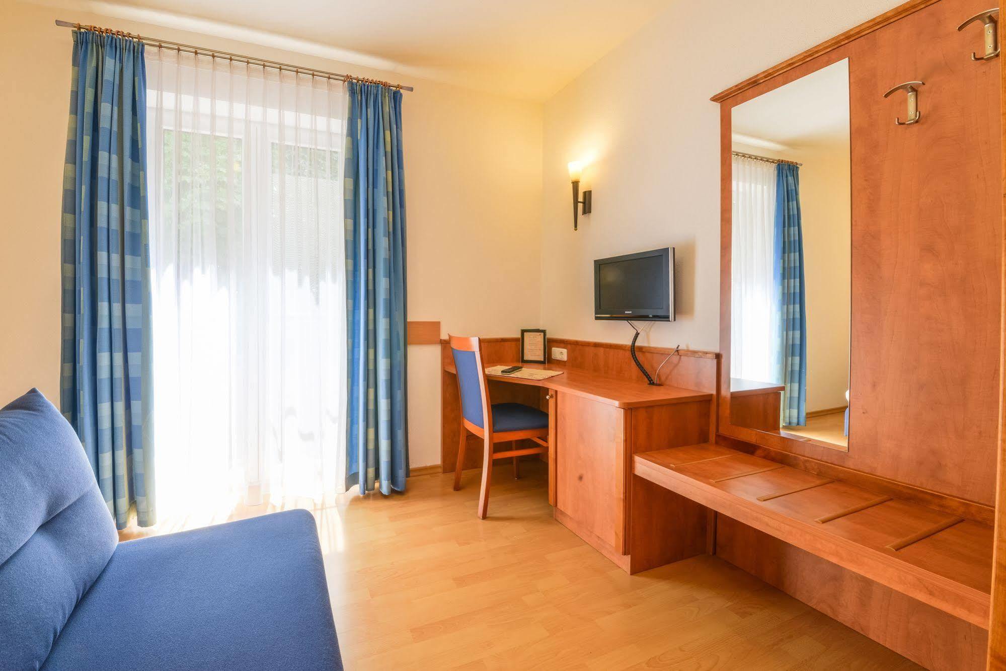 Hotel Waldhof Hohenkammer Екстер'єр фото